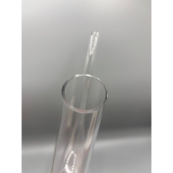 U Shaped Glass Wine Decanter Pitcher With Elegant Curved Design - Picture 5 of 6